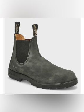 Blundstone Chelsea Boot in Rustic Black US 7